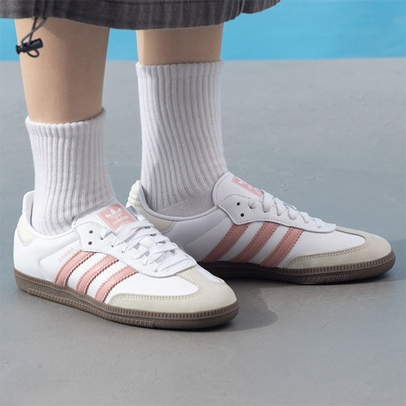 Scarpe sportive casual da donn - Adidas Shoes Superstar recensione e prezzo